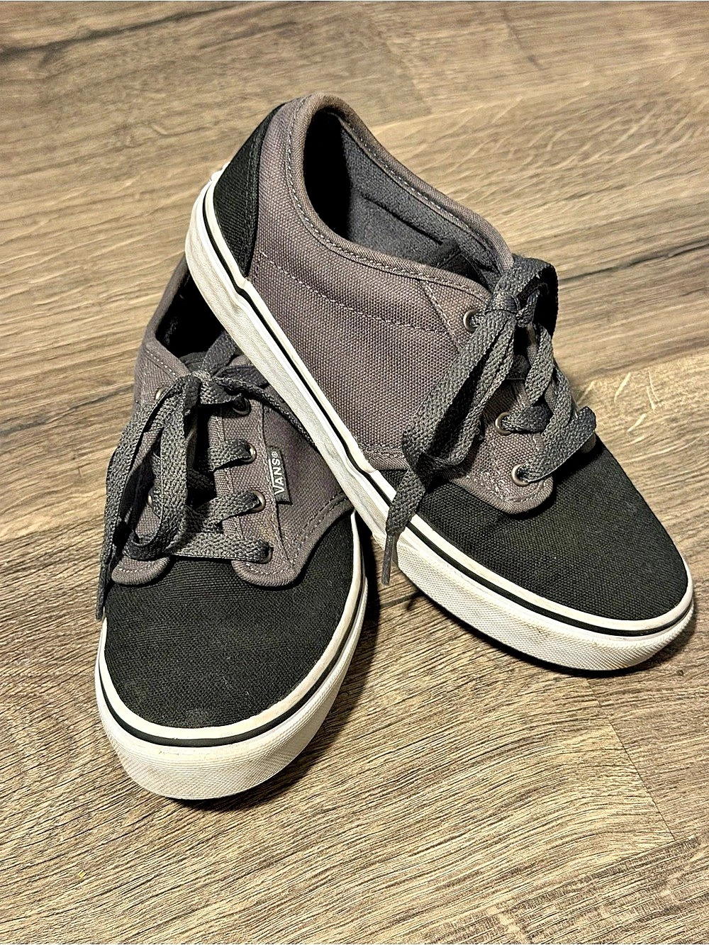Vans Atwood Deluxe Girls US 3 Black & Gray Sneakers